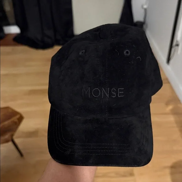 MONSE Elegant Black Suede Hat - Picture 1 of 3